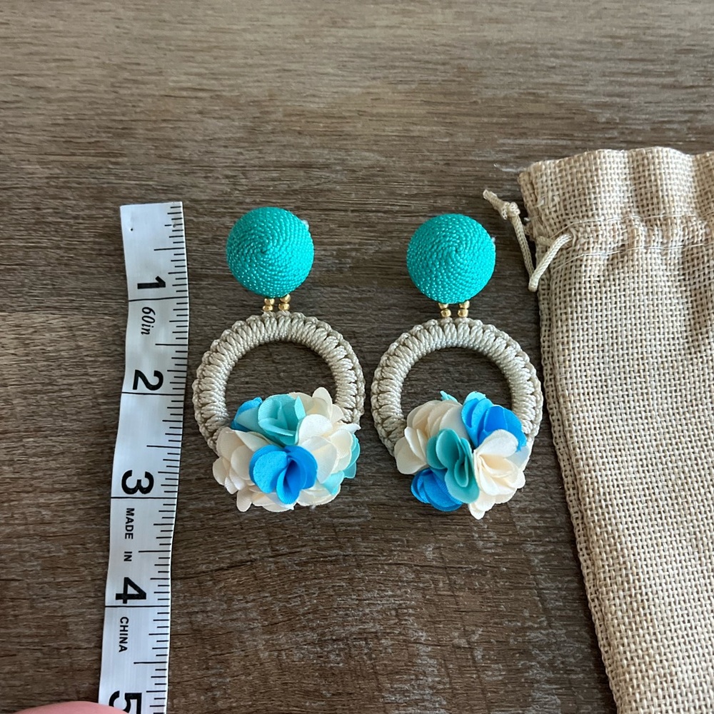 Handmade Statement Earrings – Caribbean Floral Hoop – Unique Boho Jewelry 🌺 - Picture 4 of 4